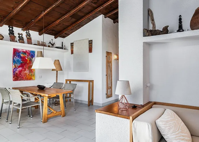 3 * Costa Rei